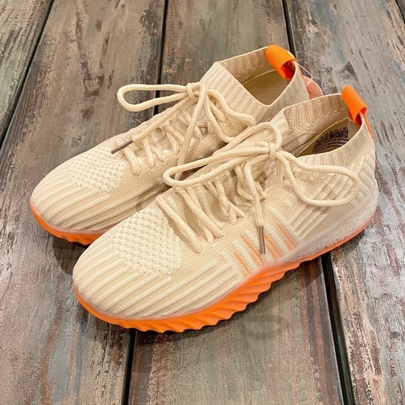 Danskin Display Pair With Tags “Positive” Sneakers Tan Orange Womens Size 5.5 - Picture 8 of 9
